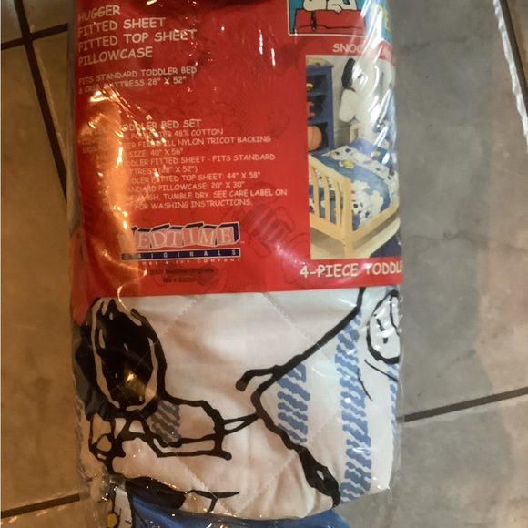 BNWT Bedtime Original Snoopy Toddler Bed Set - Picture 2 of 4